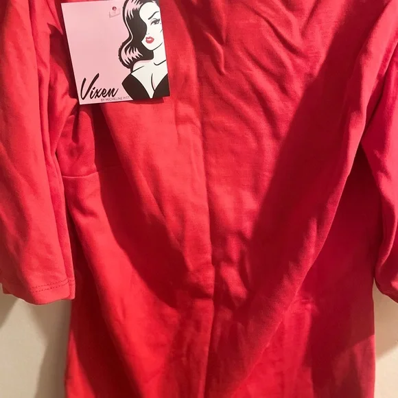 Vixen Small NWT Tomato Red Top - Picture 2 of 2